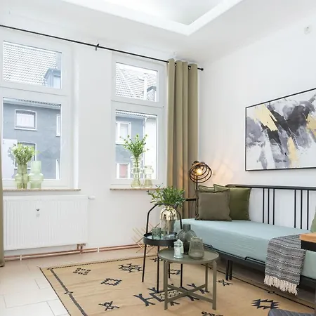 Apartment Modern & Stylish For 3: Smart Tv *